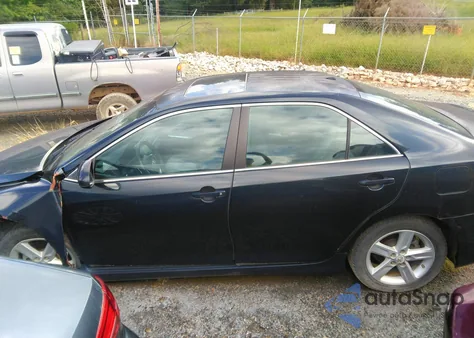 2012 Toyota Camry Se z USA, uszkodzony, nr VIN 4T1BF1FK8CU059084